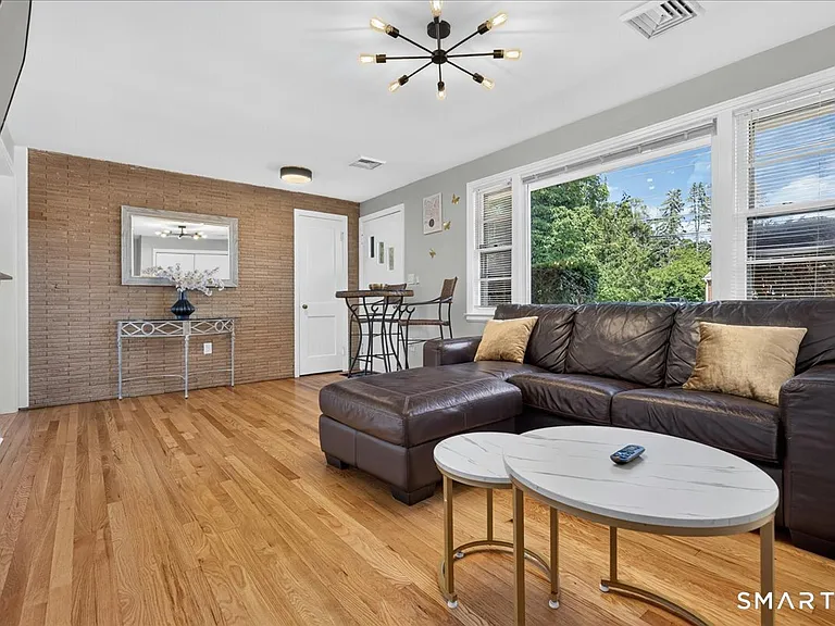 440 Evergreen Ave — Photo 4