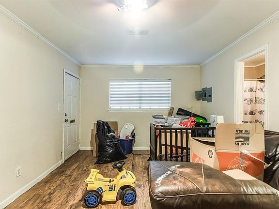 3rd image of 705 Ellis St