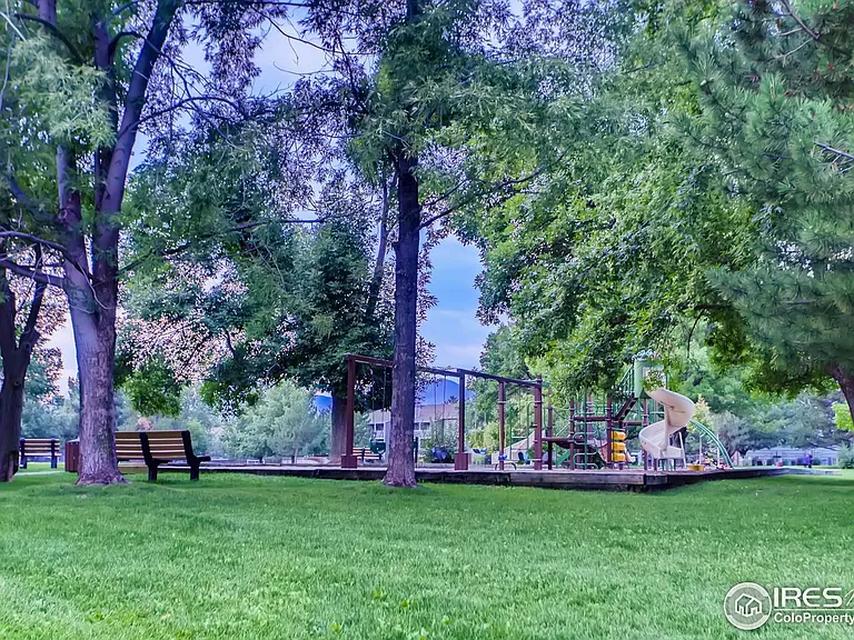 6262 Willow Ln — Photo 29