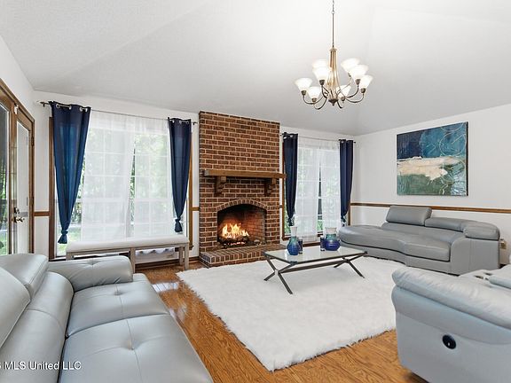 5th image of 1605 Fairhaven Dr