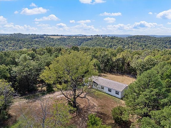 3rd image of 202 Silver Ridge Rd