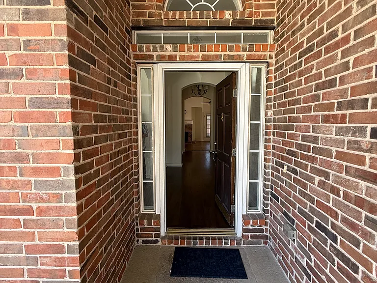 555 Southridge Way #555 — Photo 6