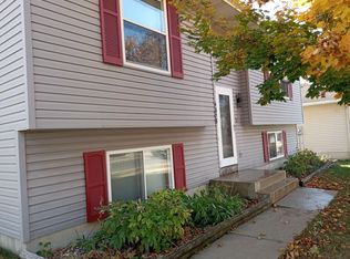 4878 10th St NW, Rochester, MN 55901