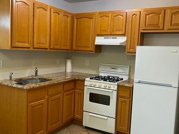 4th image of 358 Harold St Floor 1
