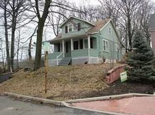 3 Calvin Pl, Metuchen, NJ 08840