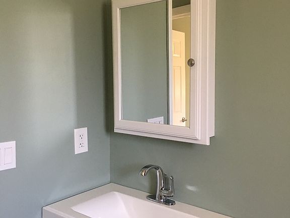5th image of 4905 Briar Hill Ct