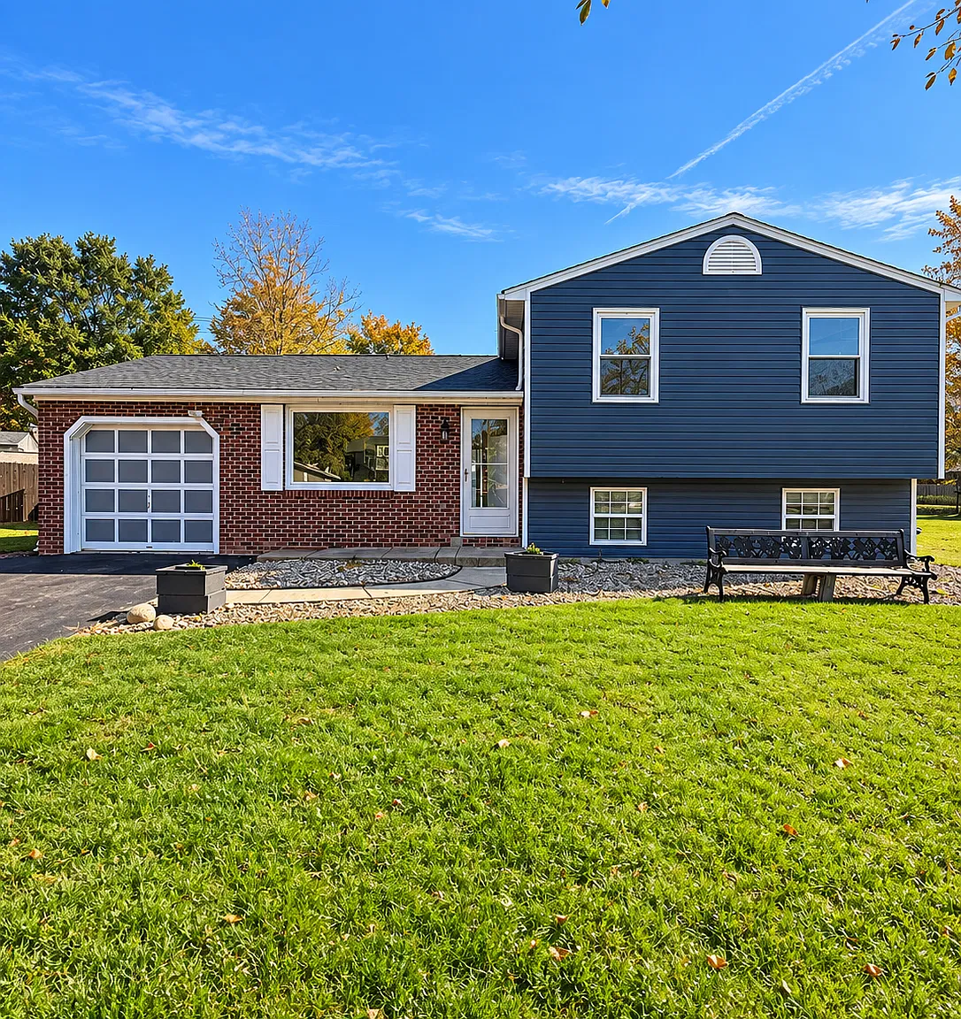 3 bed, 1.5 bath, 1650 sqft, $2,750 — Photo 1