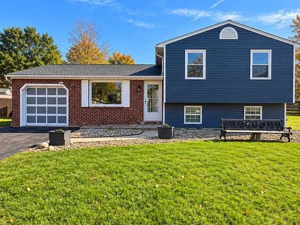 6061 Bannister Dr, Cicero, NY 13039