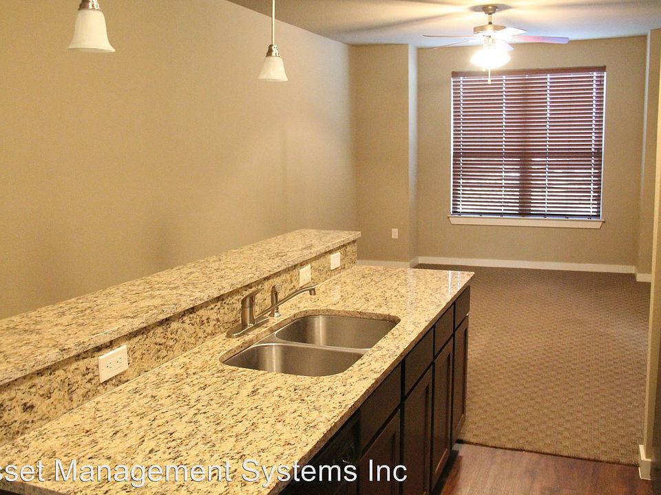 1st image of 210 E Sycamore St APT 204