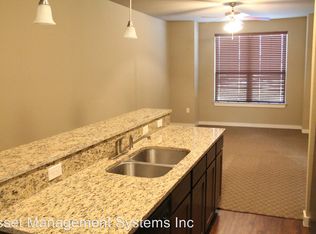 210 E Sycamore St APT 204, Denton, TX 76201