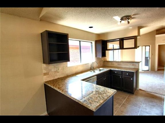 4th image of 6731 Poppy Dr