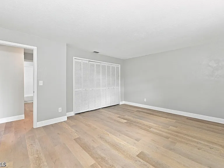 903 SE 20th Ct — Photo 29