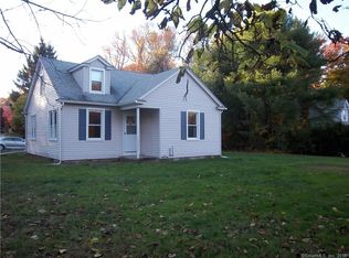 5 Red Cedar Ave, Uncasville, CT 06382