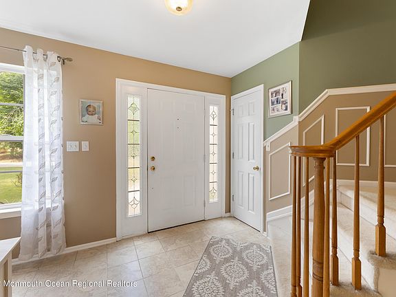 3rd image of 15 Calvary Ct