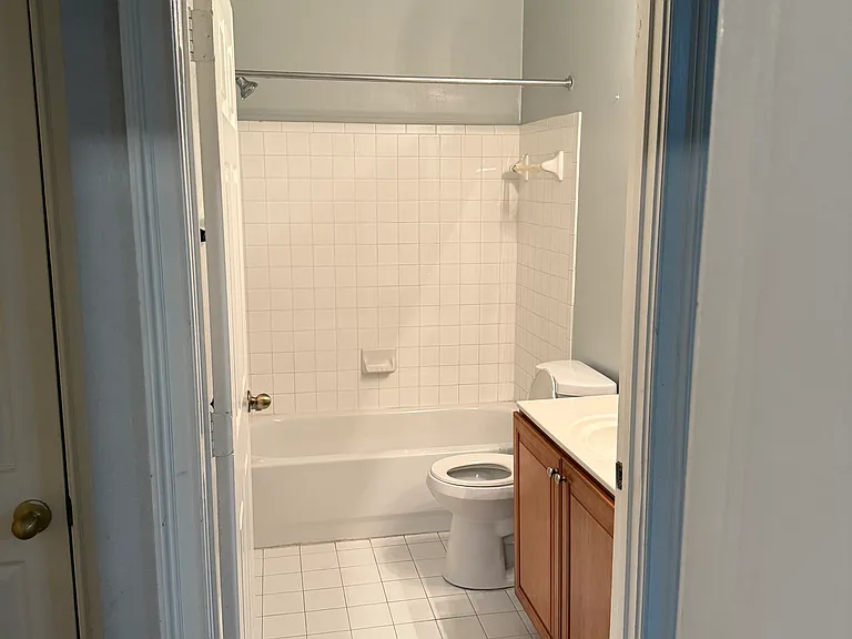 2712 Gresham Way #103 — Photo 29