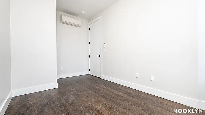 Rented by Nooklyn NYC LLC | media 13