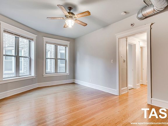 5th image of 4116 N Clarendon Ave Unit 2