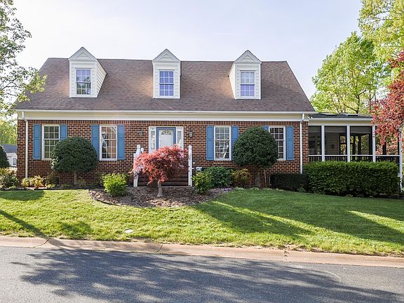 2nd image of 9907 Altamont Cir
