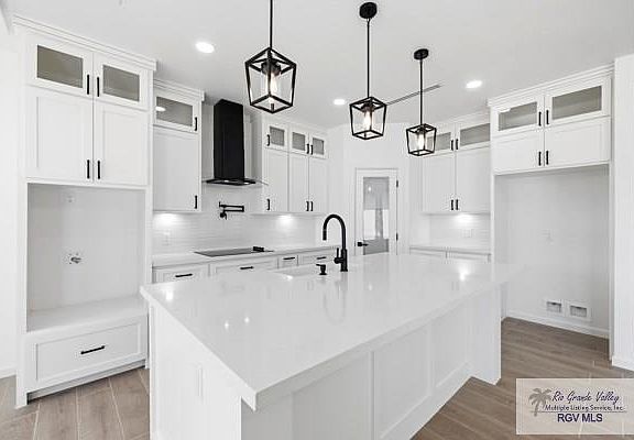 5th image of 110 Orchid Dr