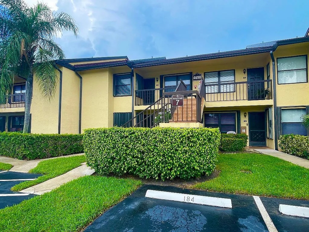 2 bed, 2.0 bath, 1186 sqft, $2,000 — Photo 2