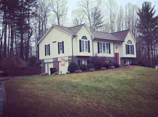 315 Briar Creek Dr, North Wilkesboro, NC 28659