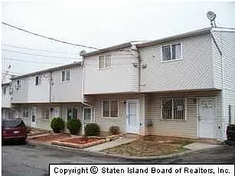 33 Betty Ct  image 1 of 3