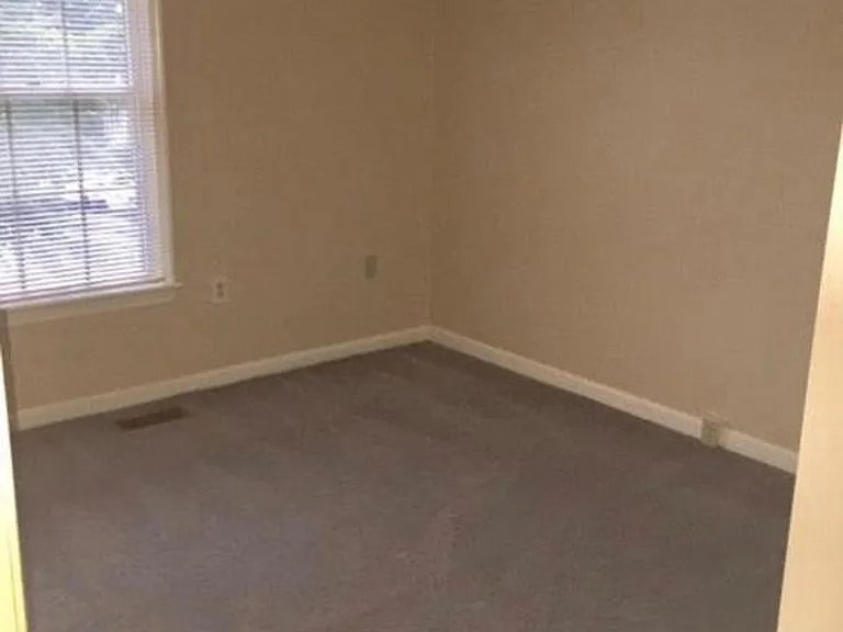 2434 Dunmore Ct — Photo 11