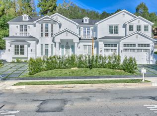 4050 Hayvenhurst Ave, Encino, CA 91436