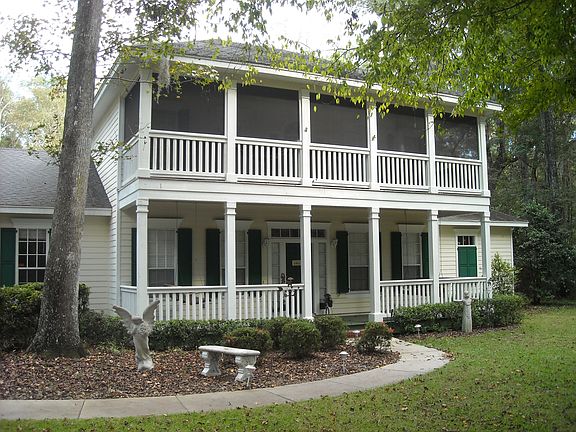 Screened upper porch
