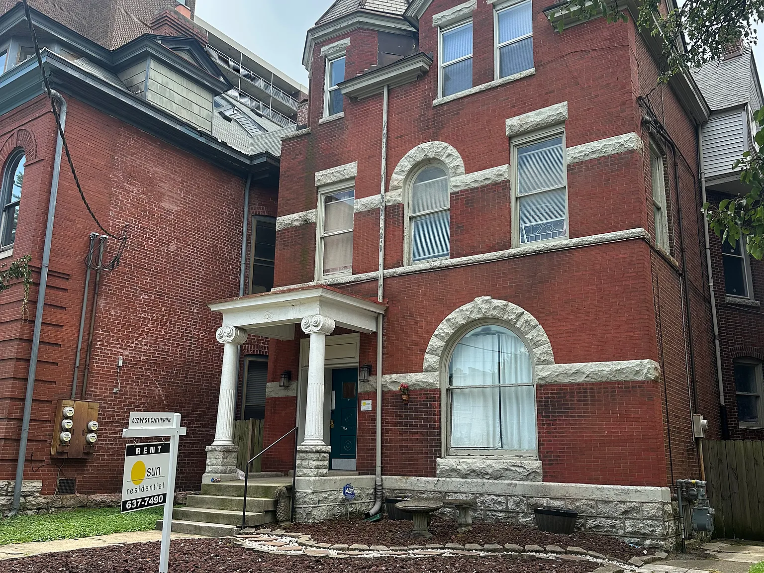 502 W Saint Catherine St — Photo 1