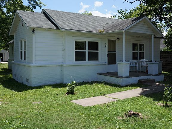 2nd image of 404 S Main Ave