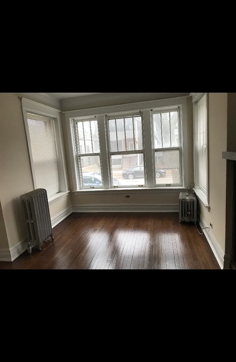 4241 N Albany Ave — Photo 4