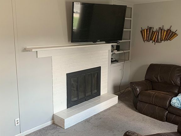 3rd image of 2428 N Grand Ave