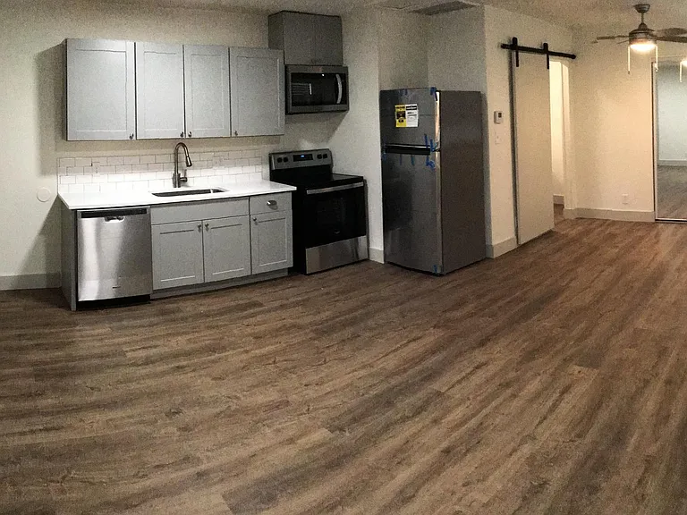 110 N Willomet Ave #4A — Photo 12