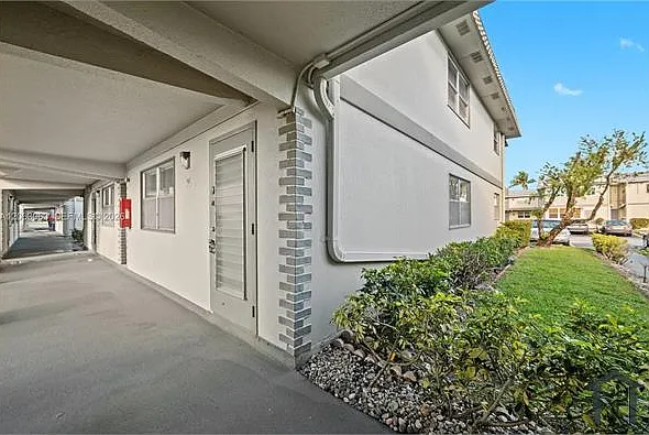 1 bed, 720 sqft, $1,953 — Photo 3