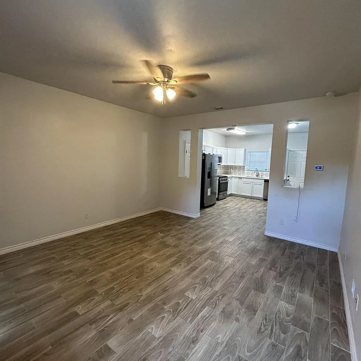 4 bed, 2.5 bath, 1375 sqft, $1,850 — Photo 2