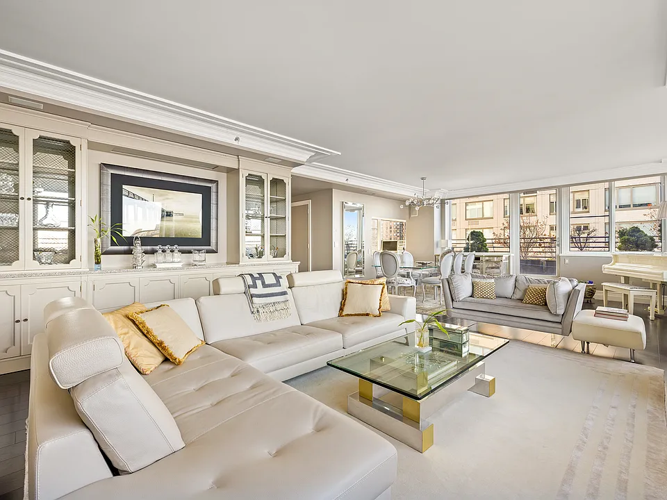 120 Riverside Blvd #16M