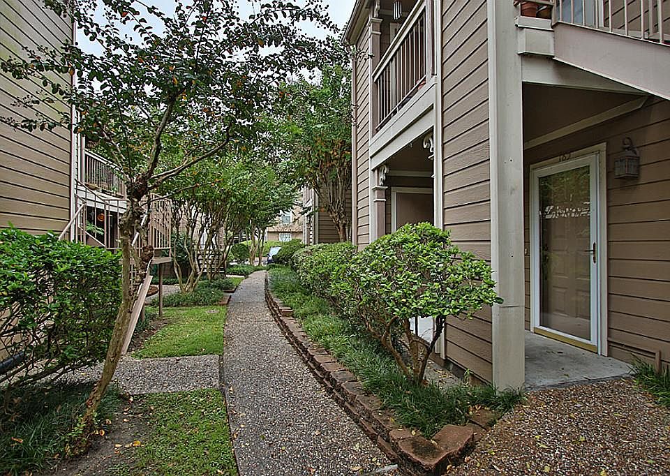 1st image of 1880 White Oak Dr APT 185