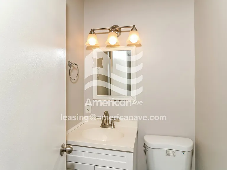 14995_008_wm_-_main_bathroom_12876760.jpg