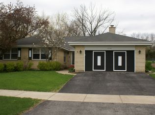 2742 N Harvard Ave, Arlington Heights, IL 60004