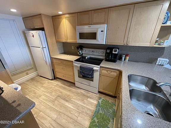 3rd image of 3801 S Atlantic Ave APT 227