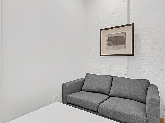 5th image of 163 Stanton St APT 1E