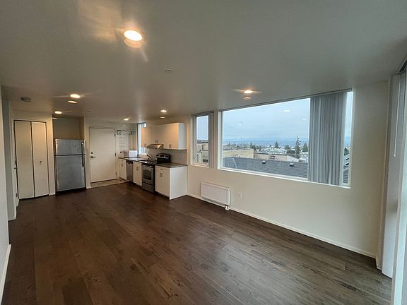 2nd image of 1814 E Denny Way APT 301