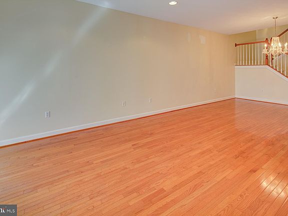 4th image of 616 Beaver Falls Pl