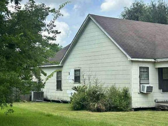 2nd image of 3045 French Rd