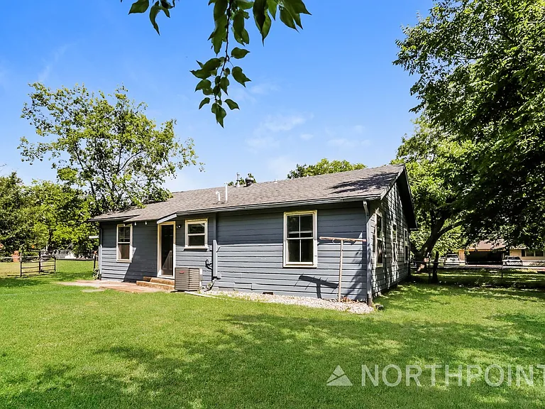 517 Burgett St — Photo 14