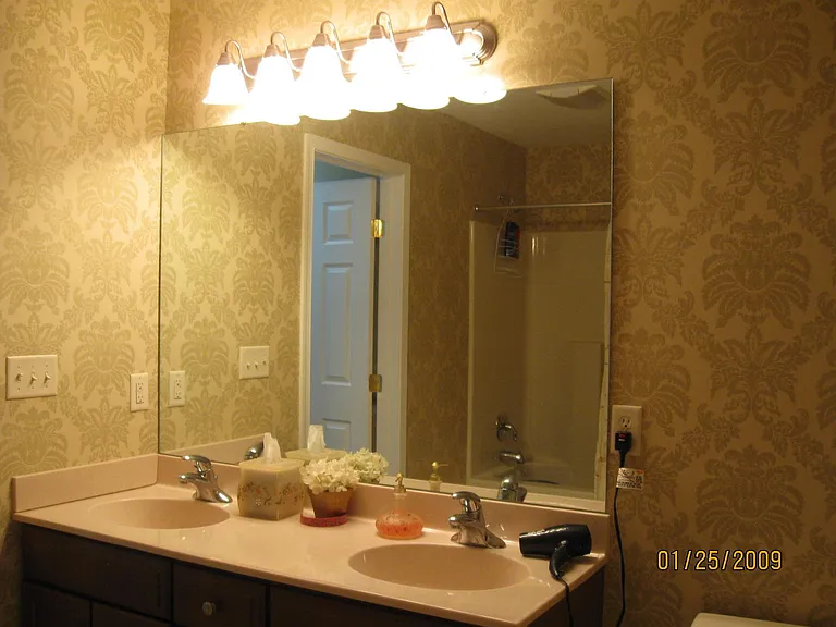 400 Mercury Dr — Photo 13