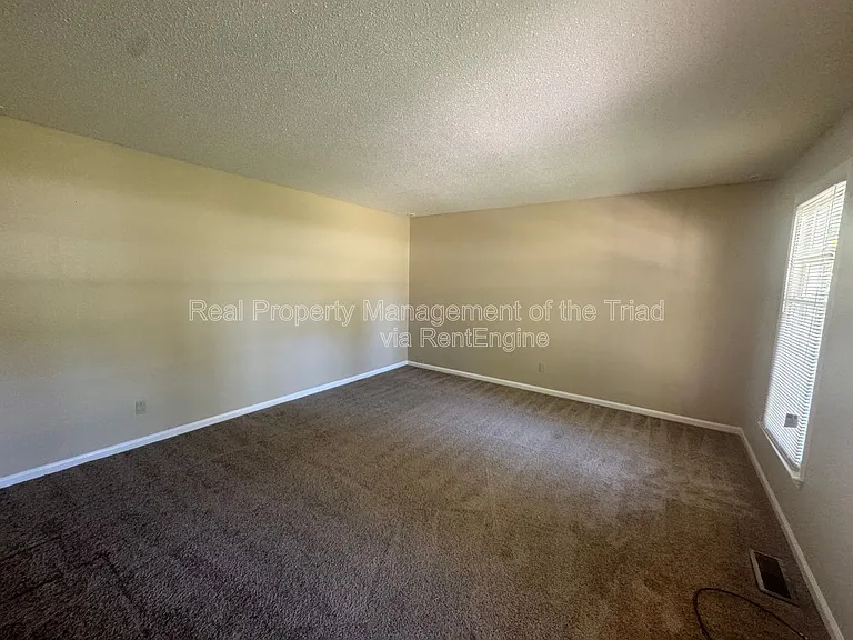 2393 Spicewood Dr — Photo 3