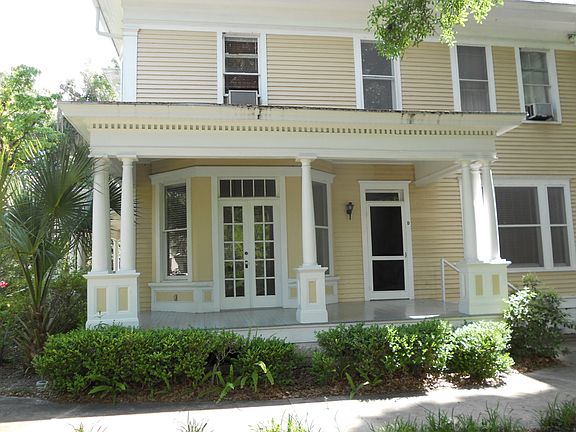 3rd image of 424 NE 6th St #D