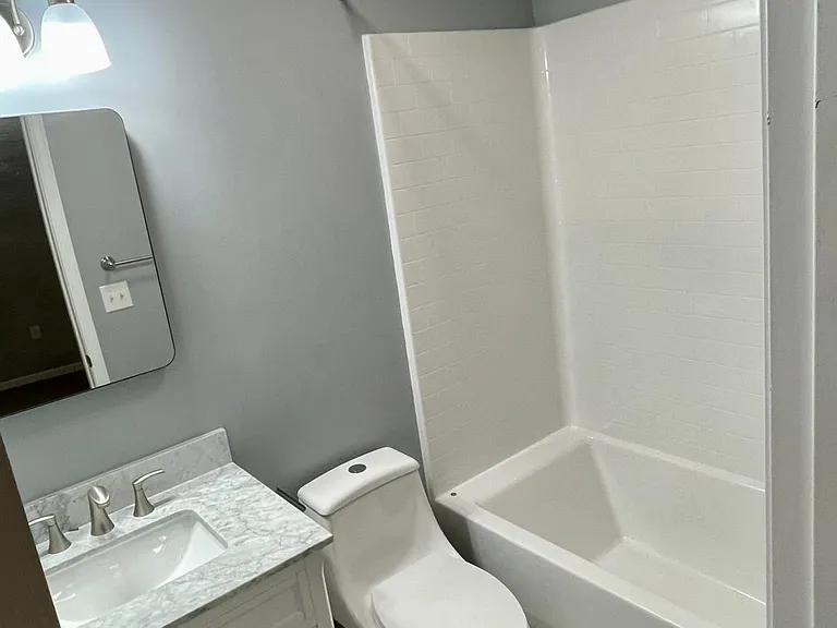 Master bedroom bathroom